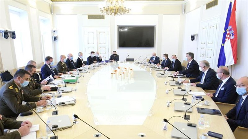 PM reports on meeting with defence minister on US Bradley M2A2 ODS offer